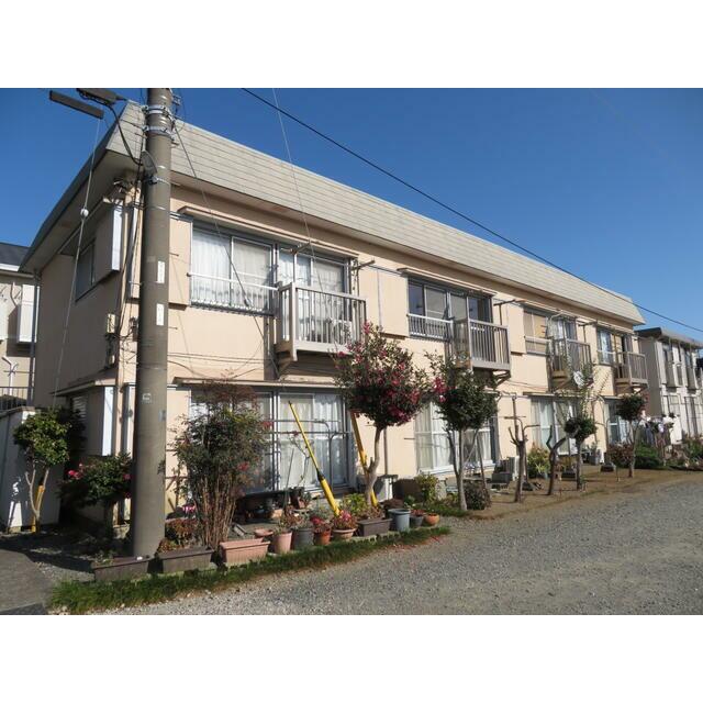 建物外観　外観＠南東～募集部屋は２階左から２番目の部屋となります。建物