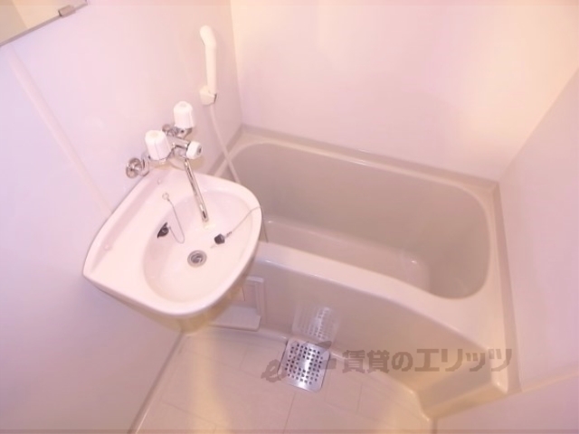 バス・シャワールーム　バス