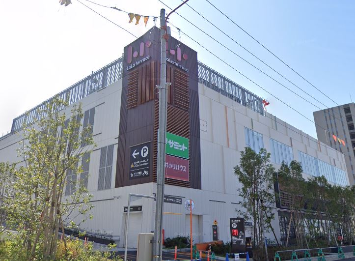 スーパー　サミットストア ららテラス HARUMI FLAG店（スーパー）まで276m