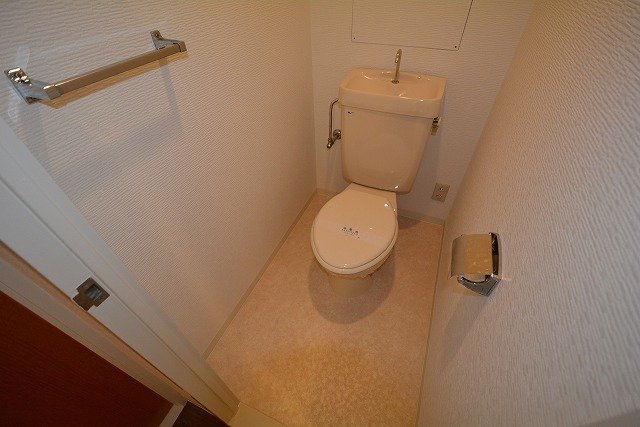 トイレ　ウォシュレット付きのトイレです♪