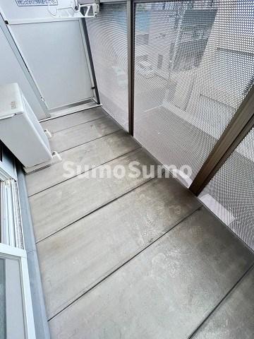 バルコニー　開放的で明るい空間を演出してくれるバルコニーです