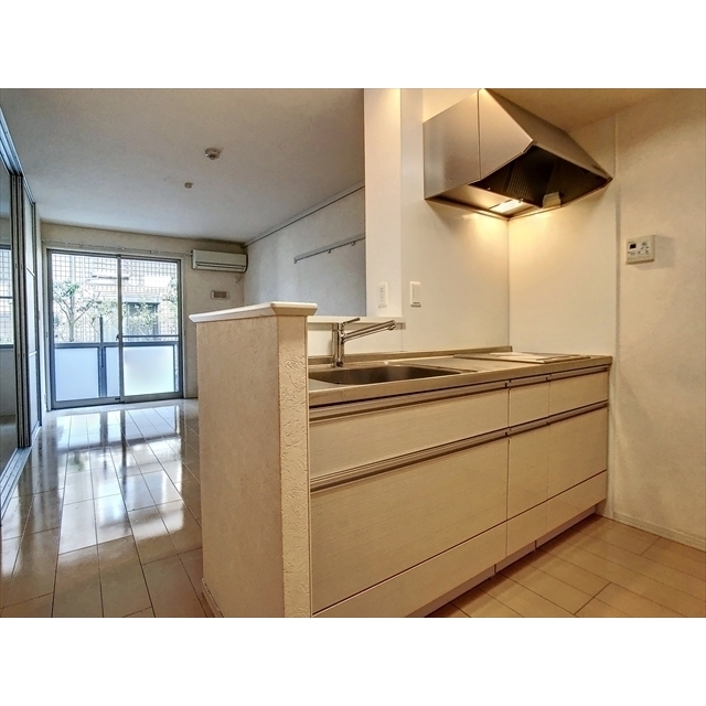 キッチン　参考：１０４室の写真になります