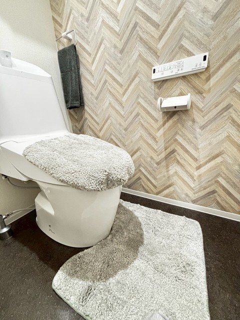 トイレ　温水洗浄暖房便座