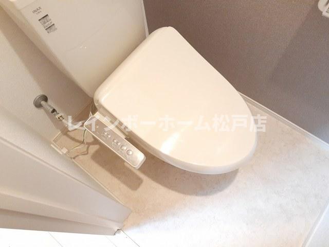 トイレ　清潔感のあるトイレです