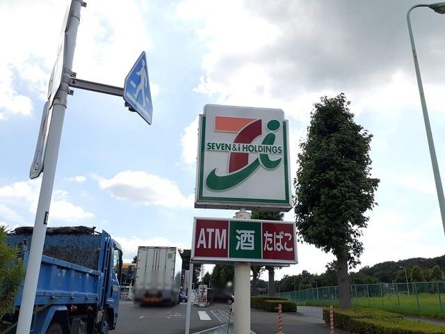 コンビニ　セブンイレブン（コンビニ）まで174m