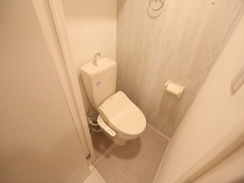 トイレ　温水洗浄暖房便座付トイレ　同仕様写真