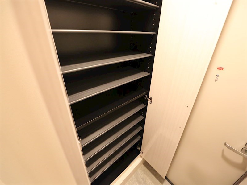 玄関　玄関　シューズボックス付（収納充実してます）　同仕様写真