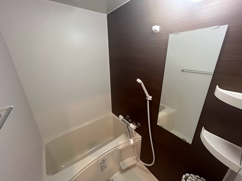 バス・シャワールーム　バス・トイレ・洗面台3点セパレート！（同仕様写真）