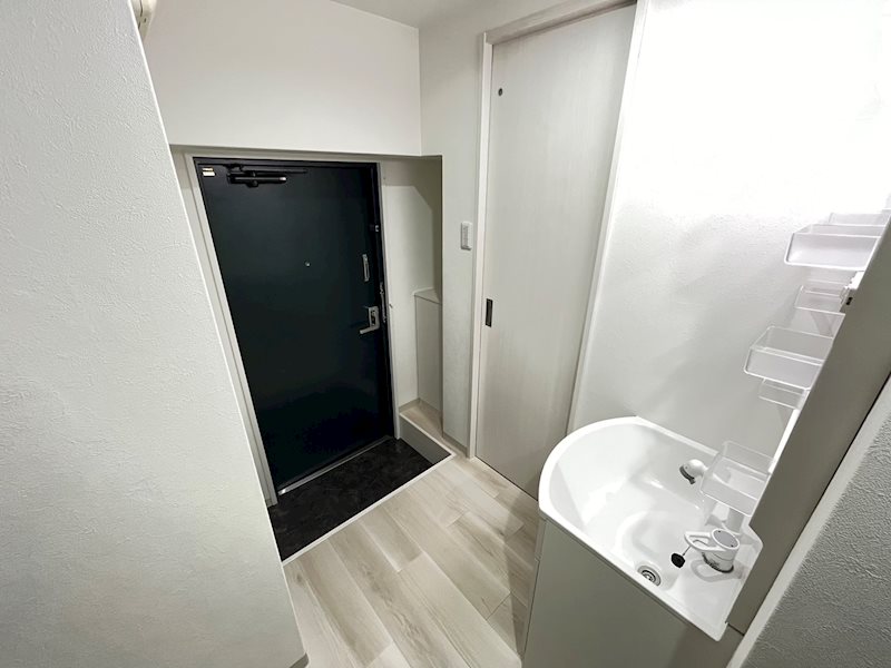 玄関　シューズボックス付きの玄関です☆（同仕様写真）