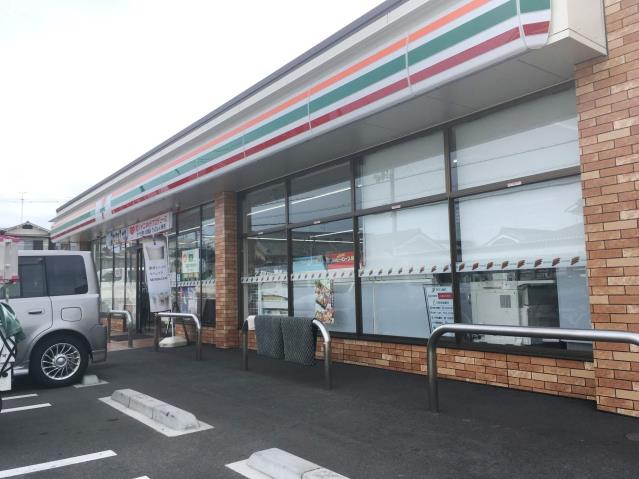 コンビニ　セブンイレブン（コンビニ）まで1521m