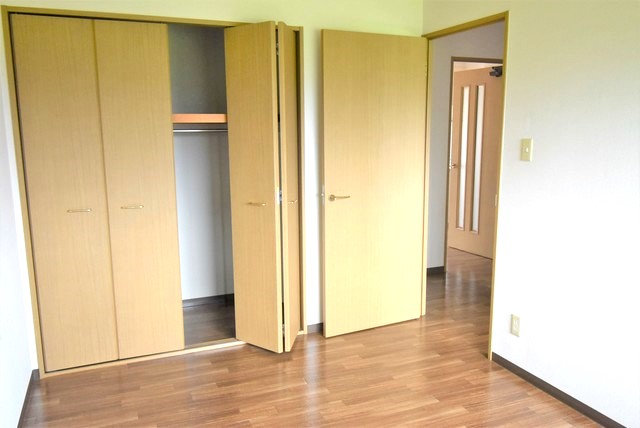 収納　洋室6.1帖のクローゼット