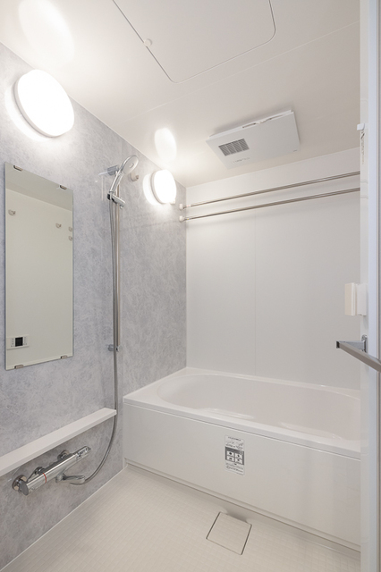 バス・シャワールーム　※写真は同タイプ住戸です。