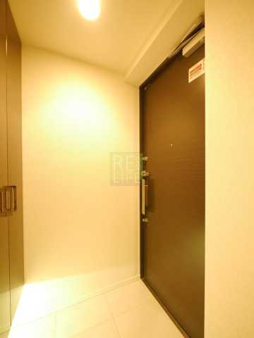 玄関　実際のお部屋とは異なります。