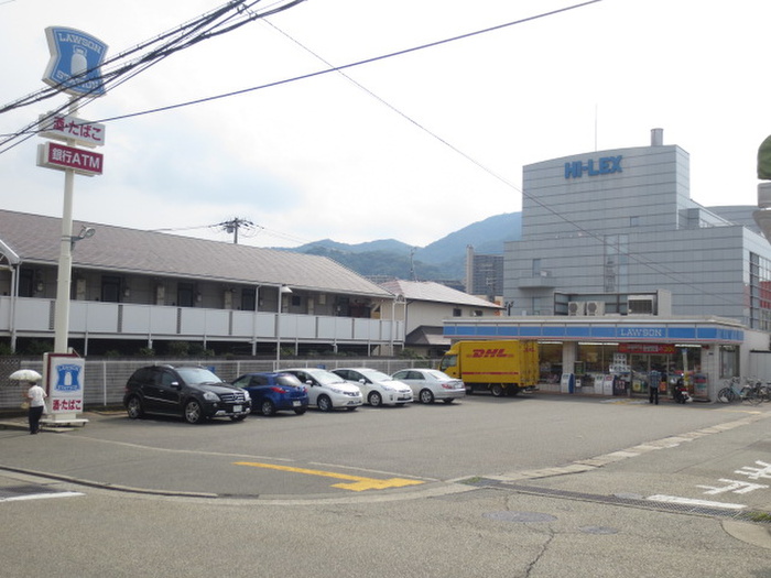 コンビニ　ローソン（コンビニ）まで500m