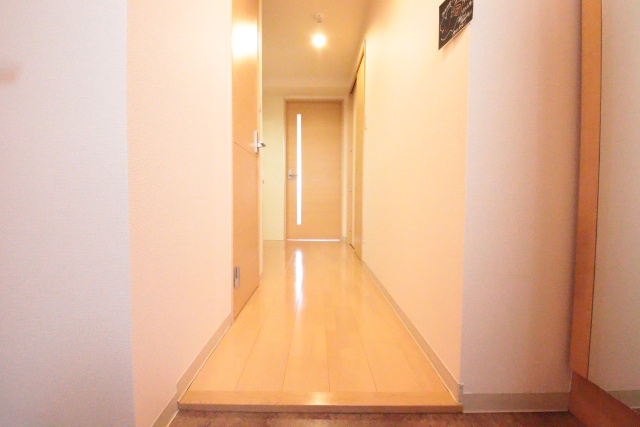 玄関　※別室の参考写真の為、現況優先です。