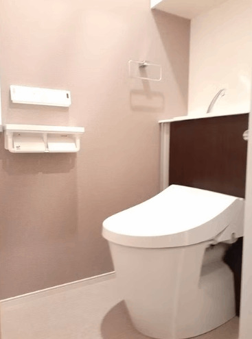 バス・シャワールーム　温水洗浄便座のトイレです