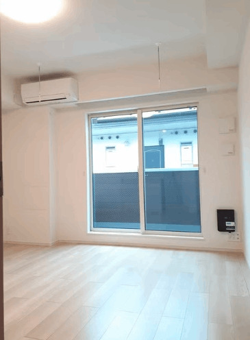 居室・リビング　明るく開放的なリビングです