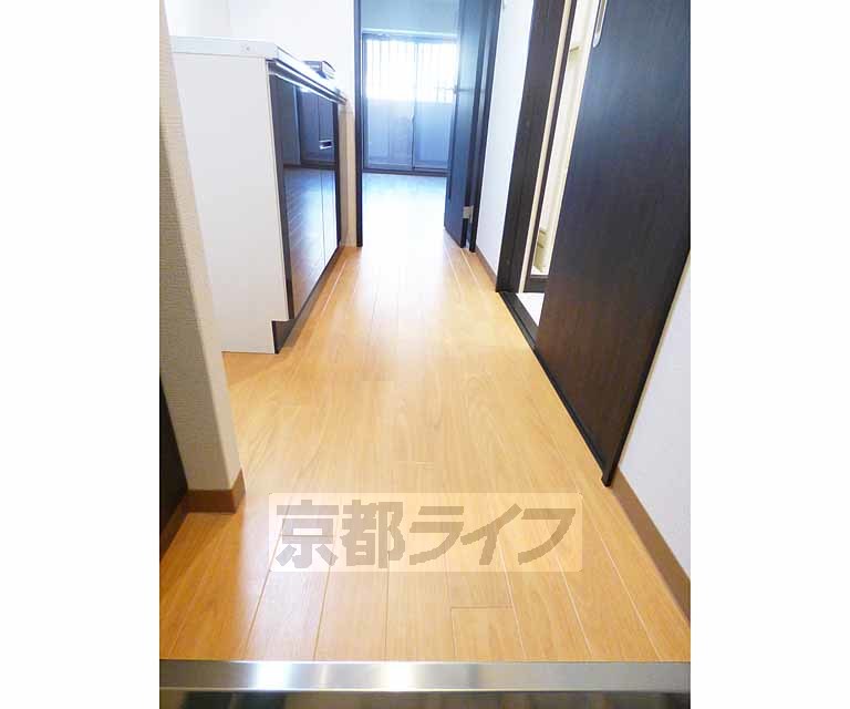 その他部屋・スペース　すっきりとした廊下。