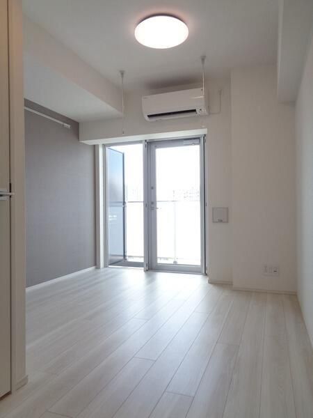 居室・リビング　※別号室参考写真（反転）