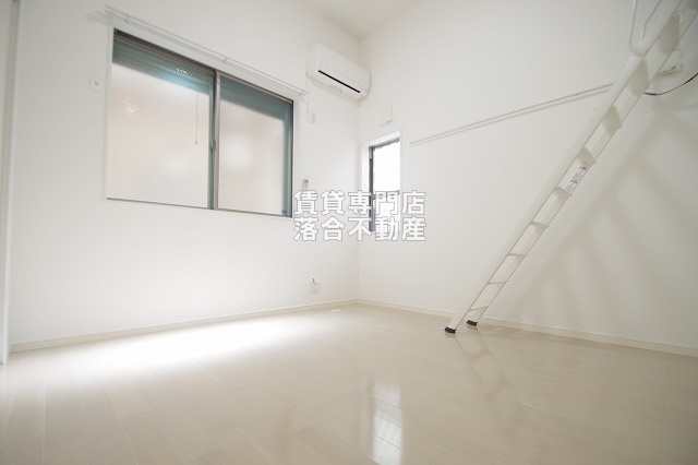 居室・リビング　清潔感のあるお部屋♪