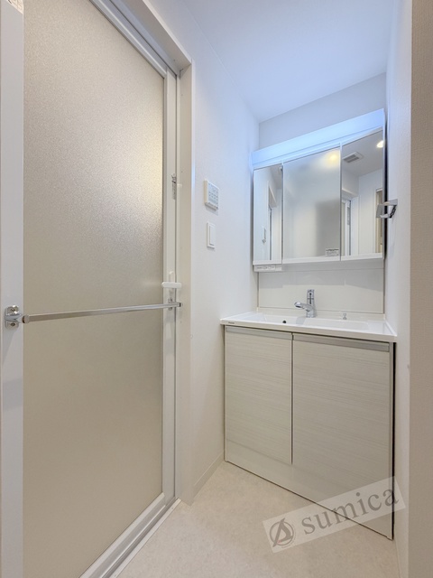 洗面設備　洗面脱衣所付き！独立洗面台が便利です♪♪