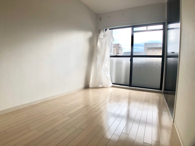 その他部屋・スペース　南向きで日当たり良好、寝室にピッタリの洋室