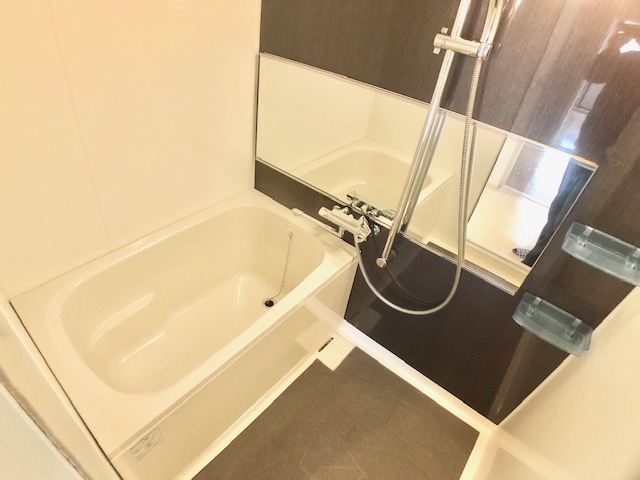 バス・シャワールーム　ゆっくり疲れを摂って頂ける綺麗な浴室