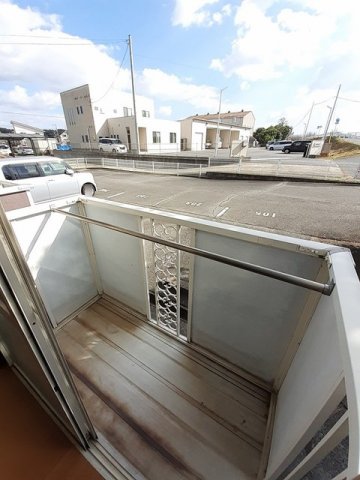 バルコニー　暖かな日差しのふりそそぐバルコニー