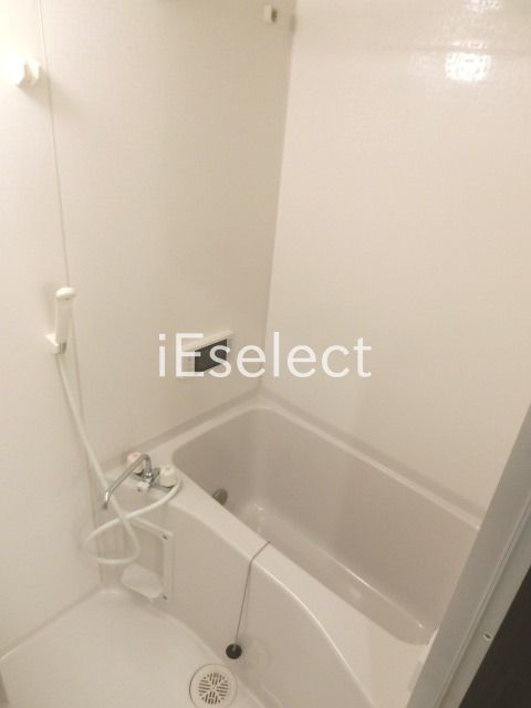 バス・シャワールーム　経済的な追焚、雨の日に便利な浴室乾燥機完備