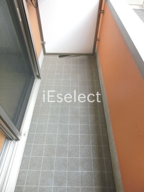 バルコニー　広々バルコニー