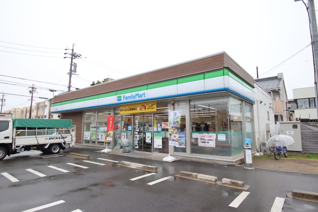 コンビニ　ファミリーマート　千成西店（コンビニ）まで246m