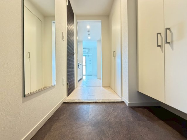 玄関　詳細は、RISUMO江坂本店までお問合せください♪