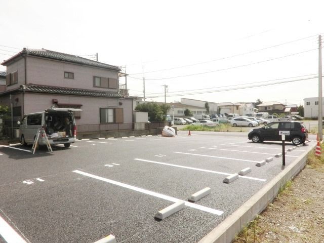 駐車場　敷地内駐車場。