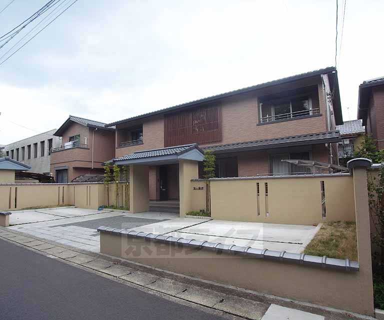 建物外観　松ヶ崎駅から徒歩４分の好立地、積水ハウスのシャーメゾン...