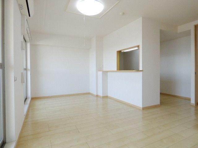 居室・リビング　南向きで日当たり良好♪