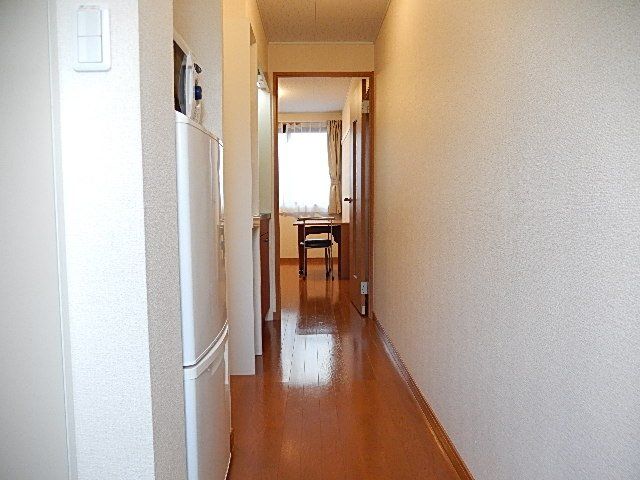 玄関　すっきりとした廊下