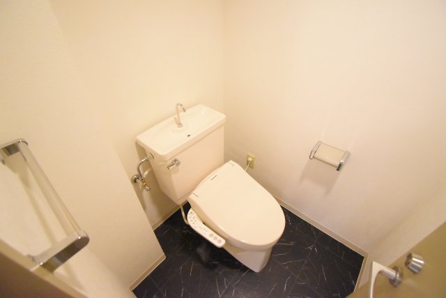 トイレ　同物件別部屋参考写真です。