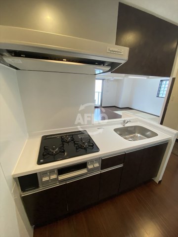 キッチン　プレジオ本町　3口ガスシステムキッチン