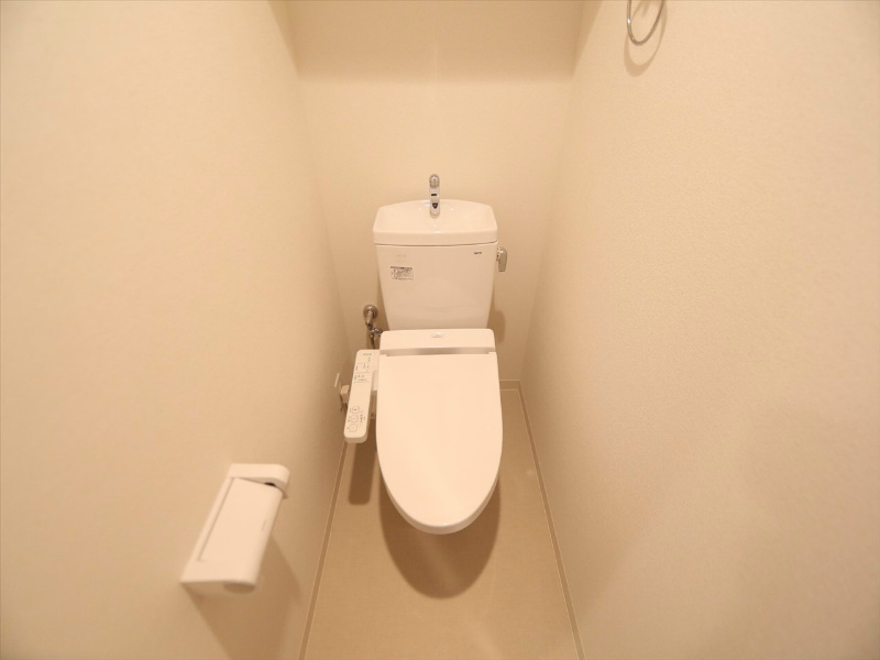 トイレ　温水洗浄暖房便座付トイレ