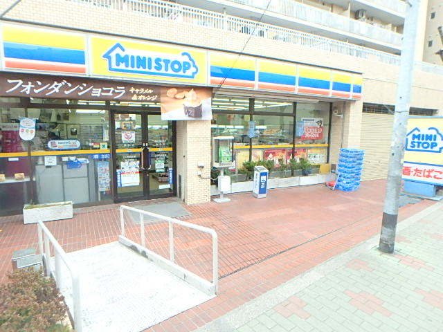 コンビニ　ミニストップ東砂店（コンビニ）まで586m
