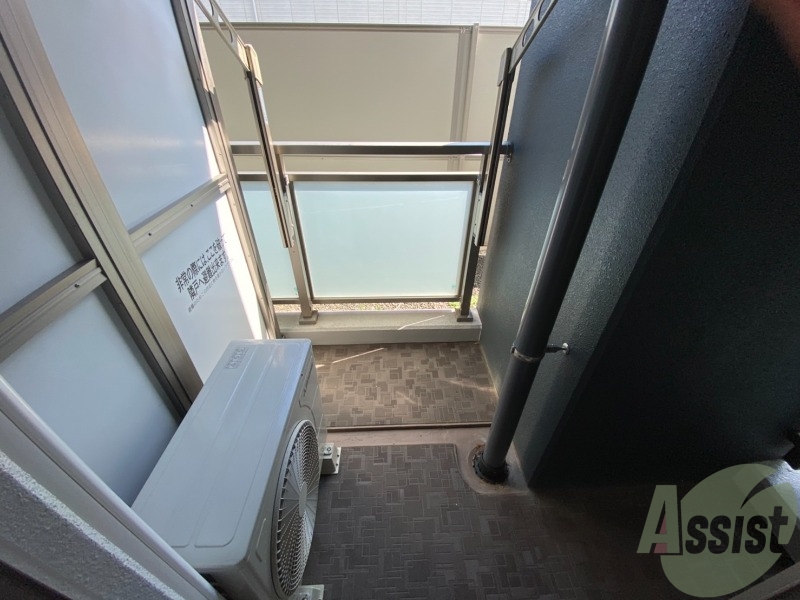 バルコニー　広いバルコニーです。洗濯物が干しやすいですね。