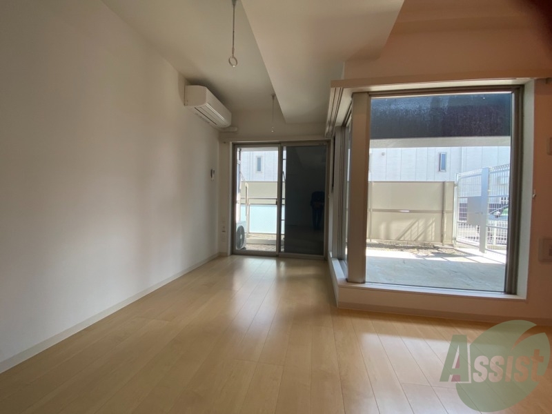 居室・リビング　綺麗なリビングです。家具を何を置くか迷いますね！