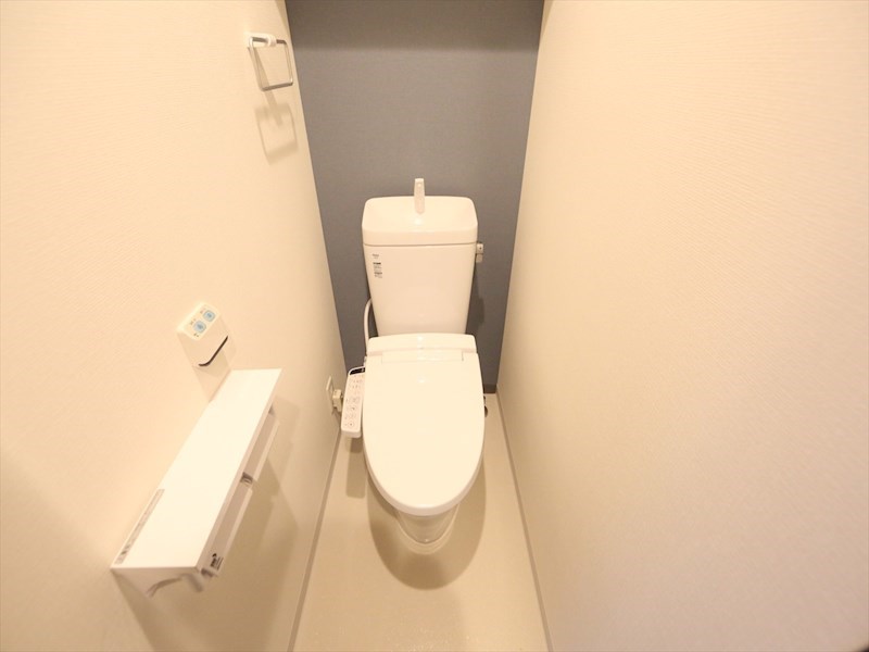トイレ　温水洗浄暖房便座付トイレ