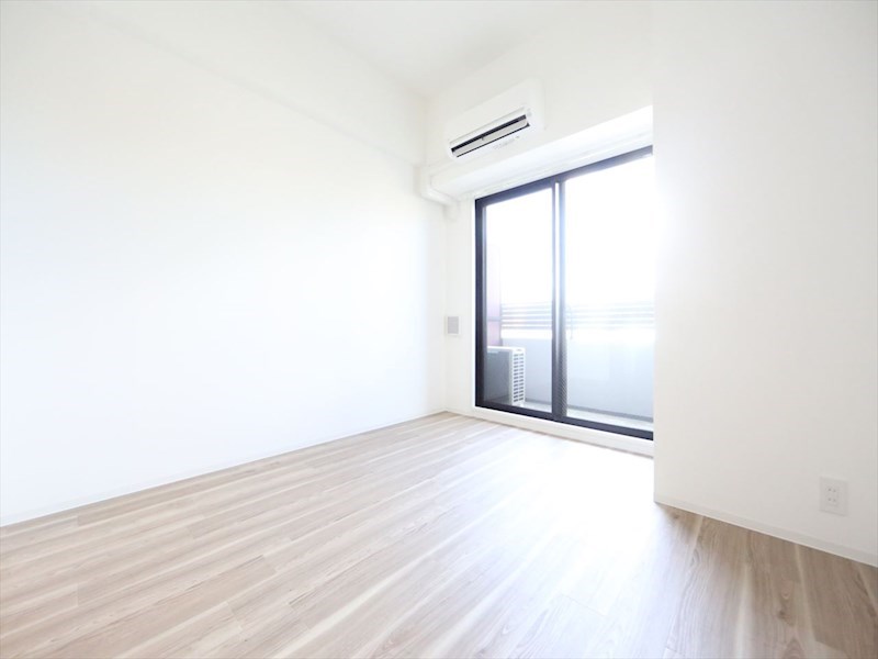 バルコニー　洋室7帖　エアコン完備　クローゼット付　バルコニー