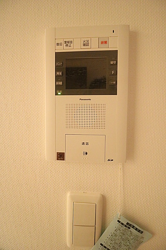 セキュリティ　モニター付きインターホンで安心です。