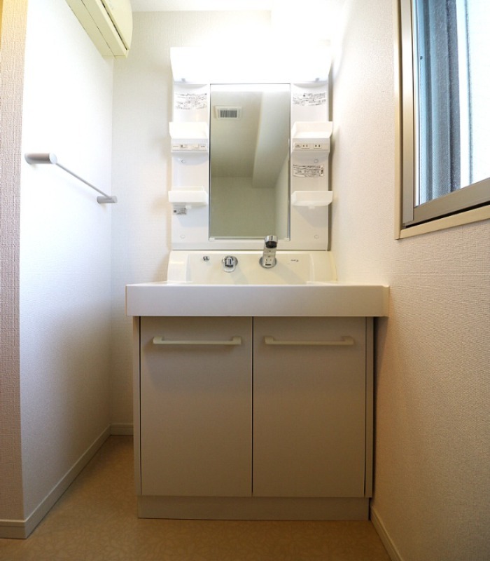 洗面設備　嬉しい独立洗面台です。