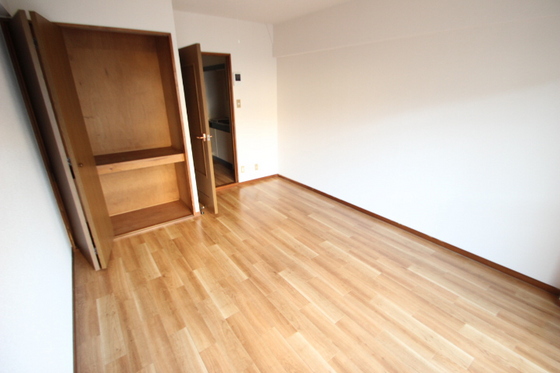 居室・リビング　※別号室の写真です。