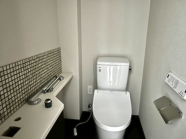 トイレ　※写真は同タイプ住戸です。