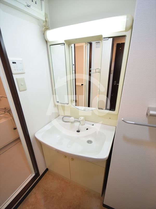 洗面設備　アーバネックス梅田東　独立洗面台