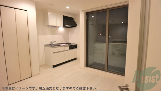 キッチン　システムキッチンにはグリルもついています。収納もありますよ。